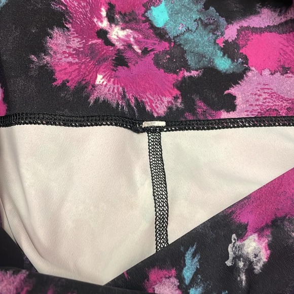 Lululemon Wunder Under Pant (Hi-Rise) 31" inseam, Size 10 - Picture 9 of 10